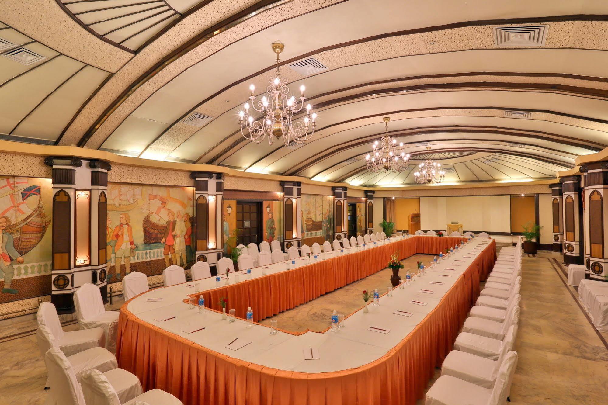 Hotel Mandovi Panaji Esterno foto